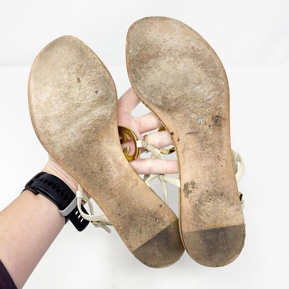 Gucci Double G Heart Monogram Thong Flat Sandals - Picture 10 of 11